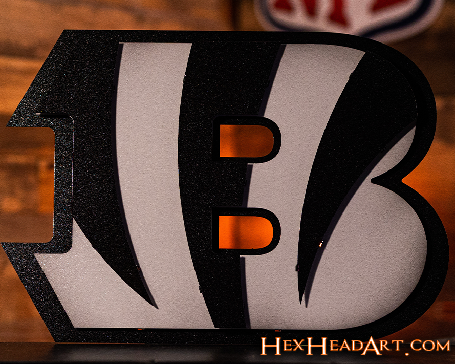 Cincinnati Bengals Striped B 3D Vintage Metal Wall Art – Hex Head Art