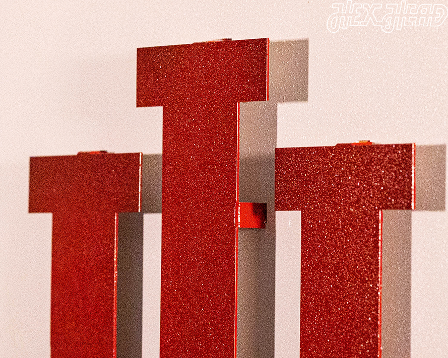 Indiana Hoosiers Trident Crimson 3D Vintage Metal Wall Art