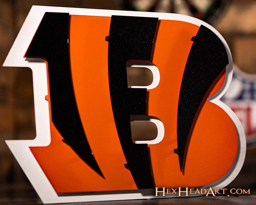 Cincinnati Bengals Striped B 3D Vintage Metal Wall Art – Hex Head Art